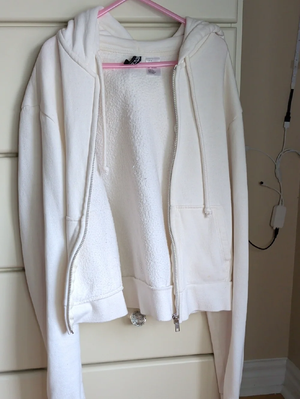 H&M Cropped Zip-Up Hoodie in Cream - Picture 2 of 7